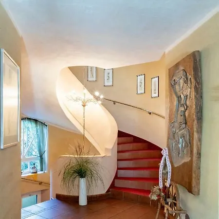 Intica Apartmanhotel