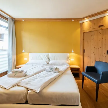 Aparthotel Intica